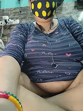 Snapshot of hotty_manisha chatting on June 17, 10:17 am hotty manisha online show from June 17, 10:17 am