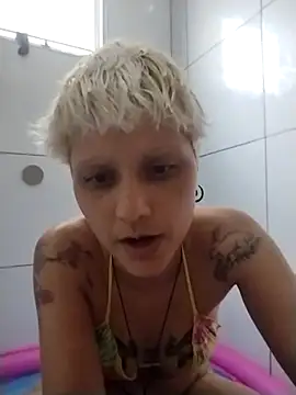 Snapshot of Luci_foxx chatting on February 28, 5:14 pm Luci foxx online show from February 28, 5:14 pm