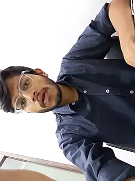 skinnyyyyyyyyy online show from February 15, 10:33 am