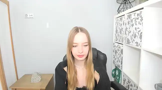 Snapshot of LilaGold chatting on January 20, 7:57 pm LilaGold online show from January 20, 7:57 pm