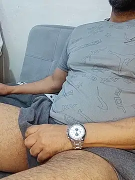 Snapshot of bruce_bigg chatting on May 30, 12:24 pm bruce bigg online show from May 30, 12:24 pm
