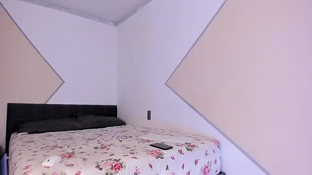 Elalove  online show from November 26, 8:04 am