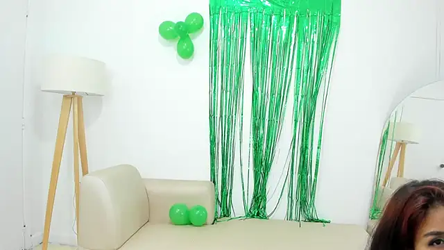 naomiii   online show from March 18, 1:10 am