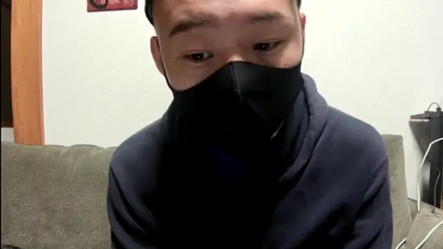 Snapshot of tuki_fu chatting on December 14, 1:59 pm tuki fu online show from December 14, 1:59 pm