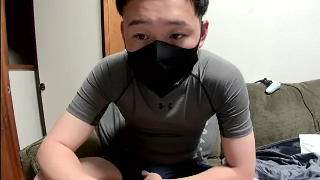 Snapshot of tuki_fu chatting on December 16, 11:33 am tuki fu online show from December 16, 11:33 am