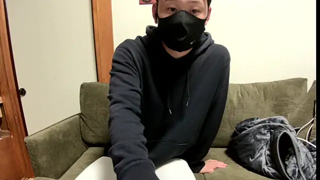 Snapshot of tuki_fu chatting on January 10, 12:15 pm tuki fu online show from January 10, 12:15 pm