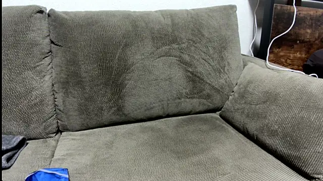 Snapshot of tuki_fu chatting on January 24, 1:03 pm tuki fu online show from January 24, 1:03 pm