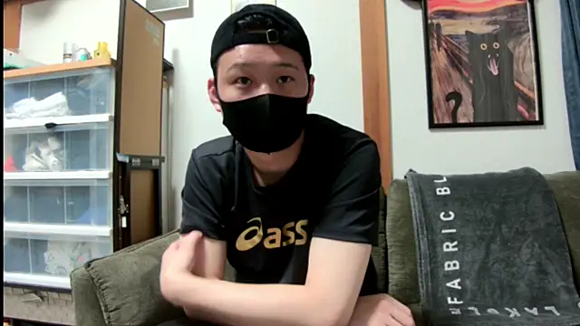 Snapshot of tuki_fu chatting on March 12, 12:04 pm tuki fu online show from March 12, 12:04 pm