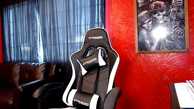 Snapshot of daddy_girl88 chatting on October 1, 4:57 pm daddy girl88 online show from October 1, 4:57 pm