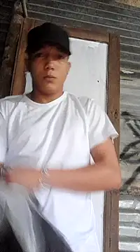 Snapshot of tayson_ chatting on January 16, 11:58 am tayson online show from January 16, 11:58 am