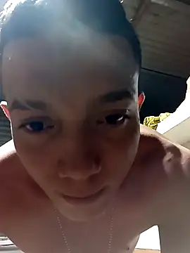 Snapshot of tayson_ chatting on January 27, 12:33 am tayson online show from January 27, 12:33 am