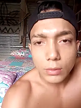 Snapshot of tayson_ chatting on February 6, 3:09 pm tayson online show from February 6, 3:09 pm