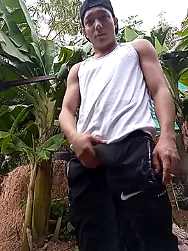 Snapshot of tayson_ chatting on March 3, 11:44 am tayson online show from March 3, 11:44 am