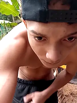 Snapshot of tayson_ chatting on March 4, 1:49 pm tayson online show from March 4, 1:49 pm