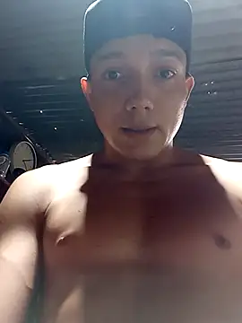 Snapshot of tayson_ chatting on March 5, 6:01 pm tayson online show from March 5, 6:01 pm