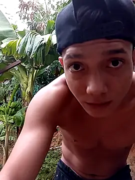 Snapshot of tayson_ chatting on March 18, 11:52 am tayson online show from March 18, 11:52 am