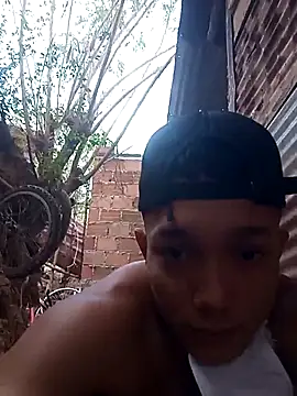 Snapshot of tayson_ chatting on October 7, 11:07 am tayson online show from October 7, 11:07 am