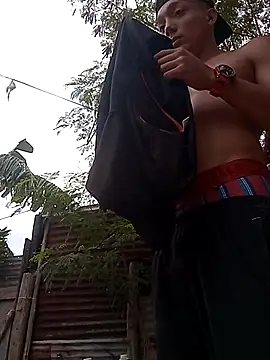 Snapshot of tayson_ chatting on October 25, 10:56 am tayson online show from October 25, 10:56 am