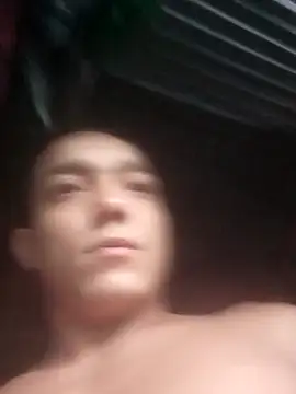Snapshot of tayson_ chatting on April 15, 11:28 am tayson online show from April 15, 11:28 am