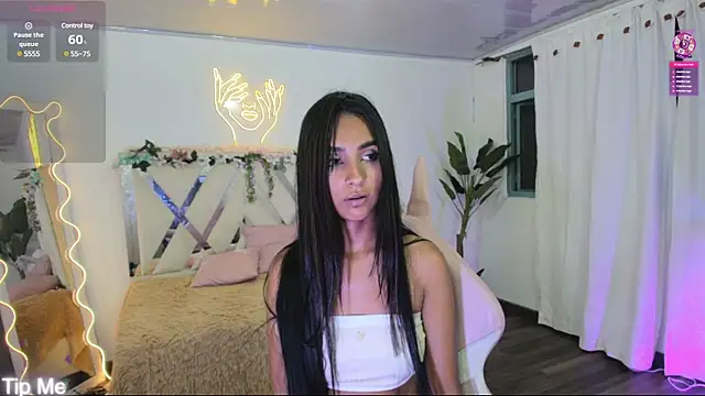 Snapshot of Jazmin_tay chatting on January 10, 1:21 am Jazmin tay online show from January 10, 1:21 am