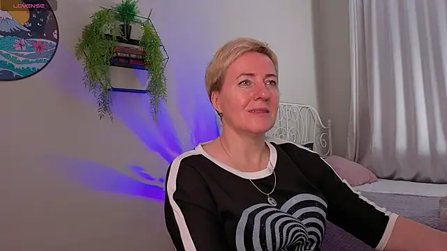 Nika Smit online show from November 8, 5:18 am