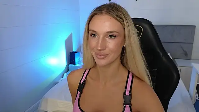 Megan Kira online show from June 29, 7:58 am