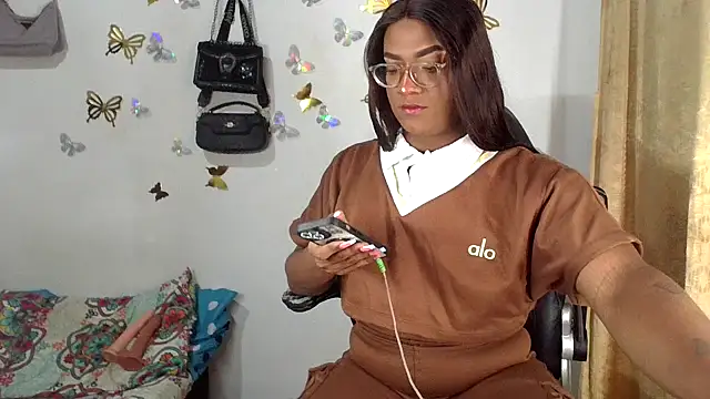 bigcrisblack online show from November 3, 3:30 am