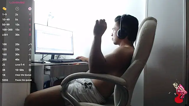 Snapshot of estebandelouis chatting on March 20, 12:19 am estebandelouis online show from March 20, 12:19 am