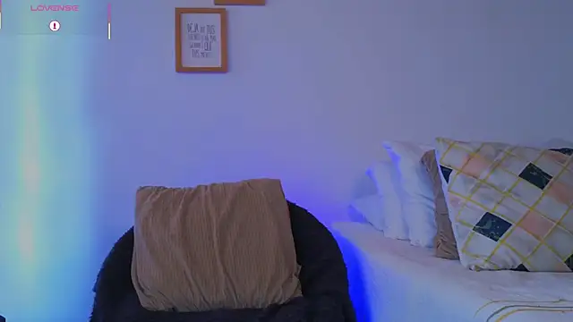 Snapshot of estebandelouis chatting on February 17, 1:40 pm estebandelouis online show from February 17, 1:40 pm