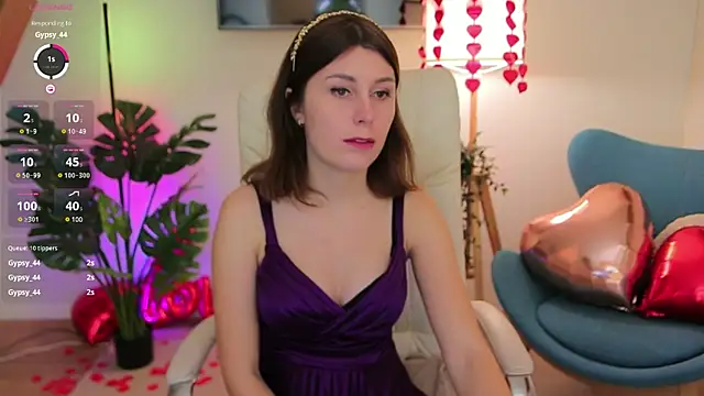 Snapshot of Hailey_Green chatting on February 14, 10:14 pm Hailey Green online show from February 14, 10:14 pm