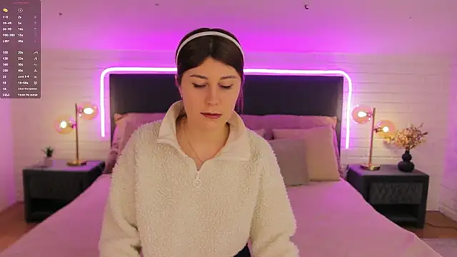 Snapshot of Hailey_Green chatting on March 21, 7:13 pm Hailey Green online show from March 21, 7:13 pm