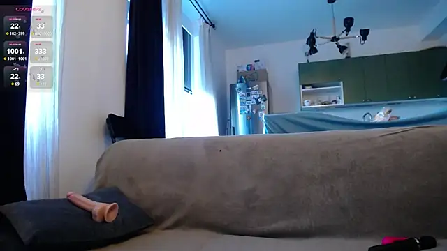 Blond Woman online show from February 1, 2:45 pm