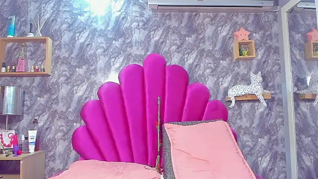 Snapshot of EMMAPARISS chatting on September 13, 11:54 am EMMAPARISS online show from September 13, 11:54 am