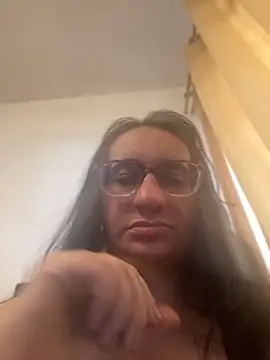 Snapshot of gloria7v05 chatting on June 2, 3:03 pm gloria7v05 online show from June 2, 3:03 pm