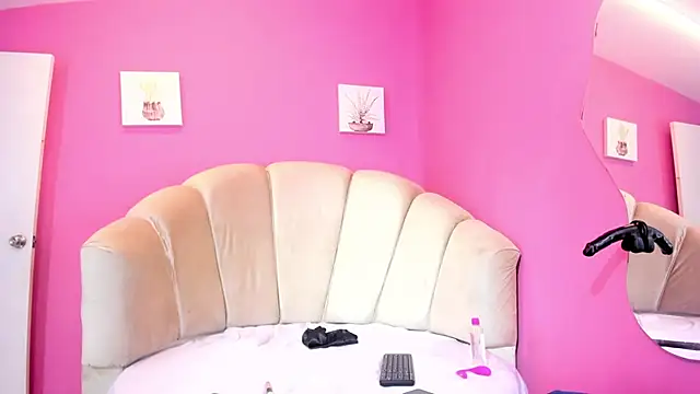 Snapshot of aishasounders chatting on December 11, 7:36 pm aishasounders online show from December 11, 7:36 pm