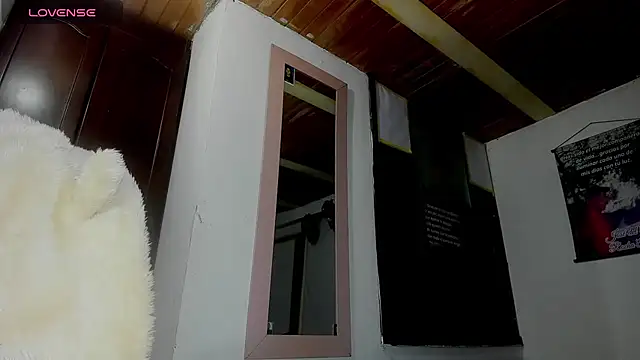 Snapshot of Nenita_Hot_ chatting on October 3, 8:17 pm Nenita Hot  online show from October 3, 8:17 pm