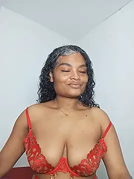 Snapshot of gianna_smith chatting on May 16, 6:10 am gianna smith online show from May 16, 6:10 am
