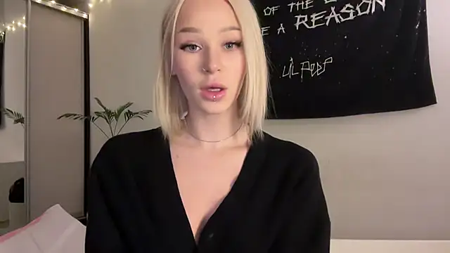 ur molly online show from April 27, 1:42 pm