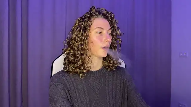 lady curls online show from December 5, 10:01 pm