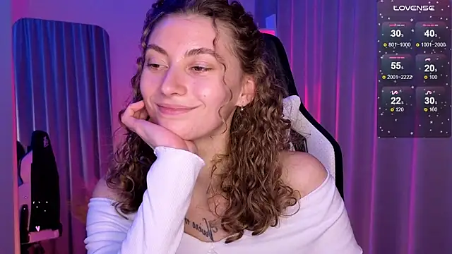 lady curls online show from February 11, 1:20 am