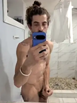 chastin22raines online show from March 20, 6:40 am