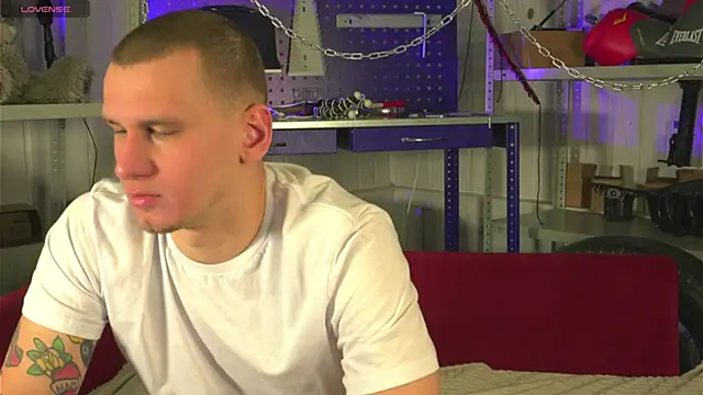 Snapshot of vance_rulez chatting on March 1, 7:41 am vance rulez online show from March 1, 7:41 am