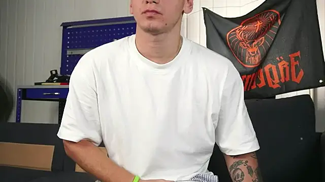 Snapshot of vance_rulez chatting on September 20, 6:47 am vance rulez online show from September 20, 6:47 am