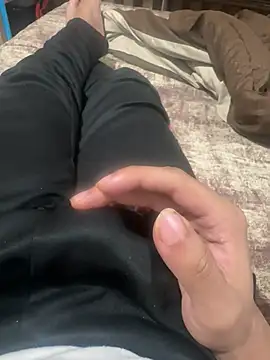 Snapshot of sonug0912 chatting on December 18, 12:32 am sonug0912 online show from December 18, 12:32 am