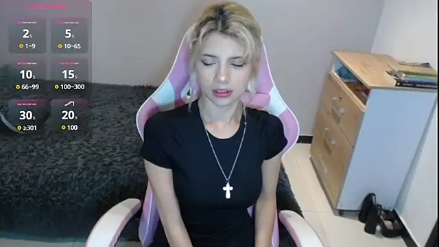 HiScarlett online show from January 31, 9:37 am