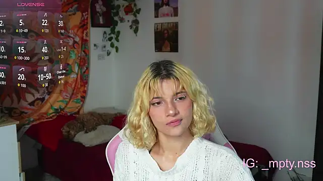 HiScarlett online show from September 18, 6:43 pm