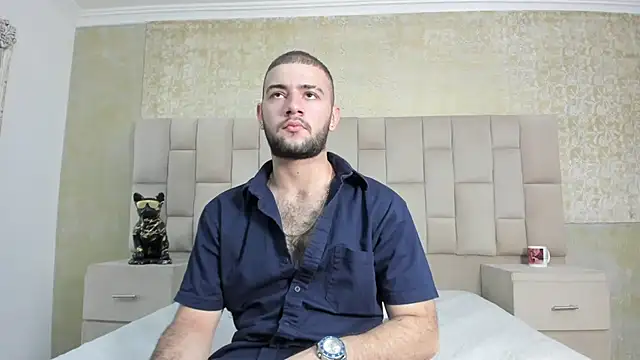 Snapshot of MaximusDick1_ chatting on October 31, 3:40 am MaximusDick1 online show from October 31, 3:40 am