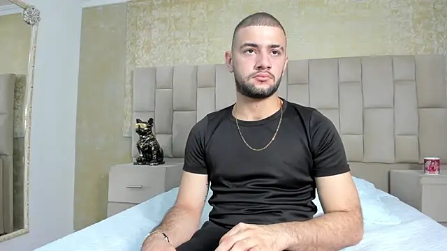 Snapshot of MaximusDick1_ chatting on November 9, 3:38 am MaximusDick1 online show from November 9, 3:38 am