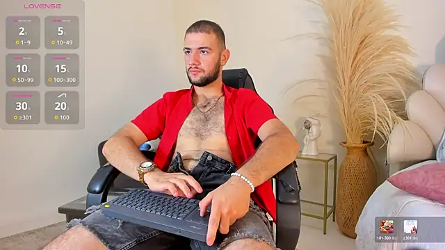 Snapshot of MaximusDick1_ chatting on July 15, 12:32 pm MaximusDick1 online show from July 15, 12:32 pm