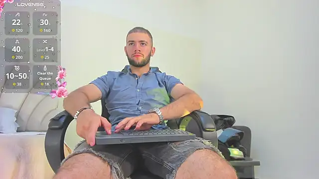 Snapshot of MaximusDick1_ chatting on July 17, 12:23 pm MaximusDick1 online show from July 17, 12:23 pm